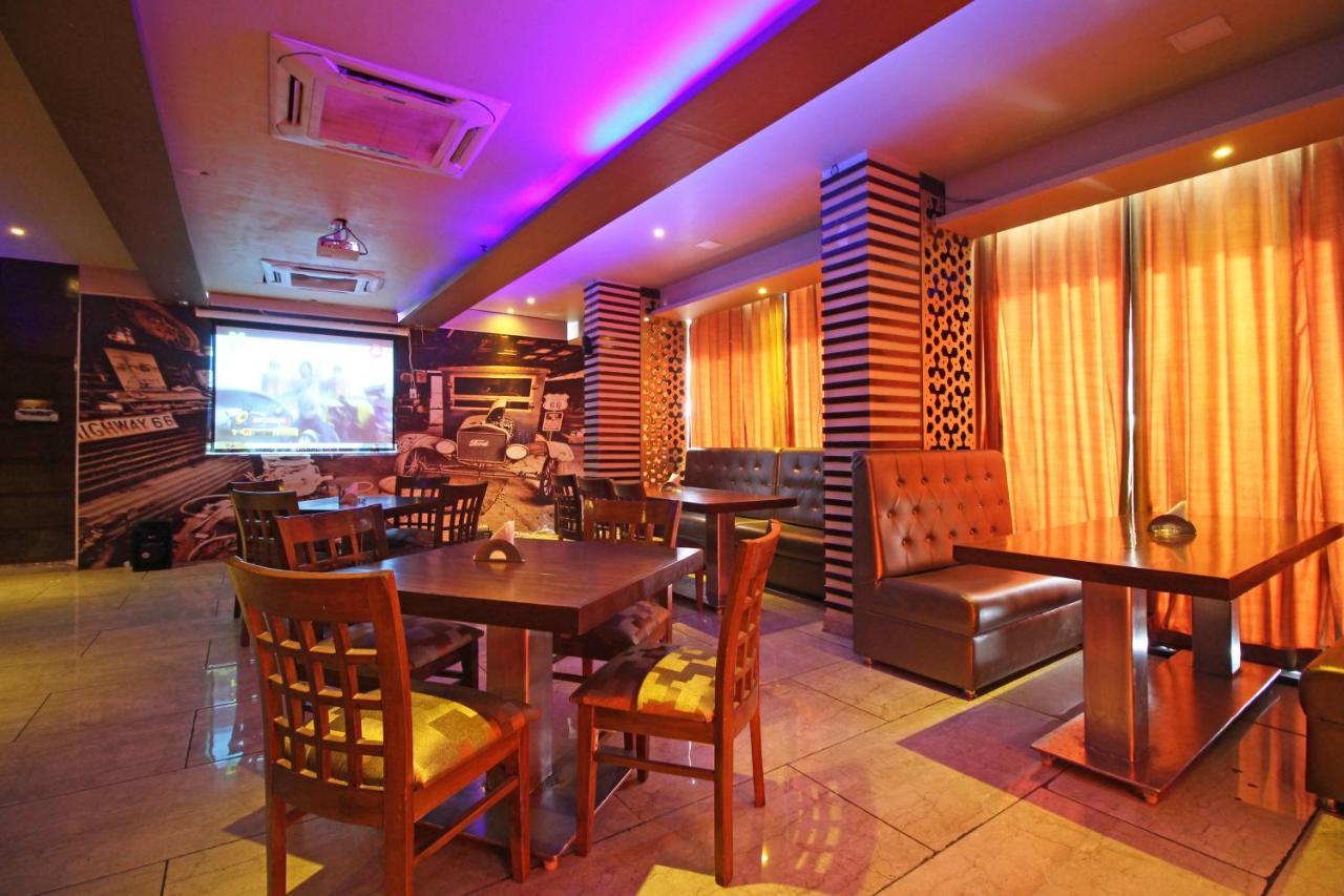 Oyo 4964 Golden Oyster Suites Dehradun Ngoại thất bức ảnh