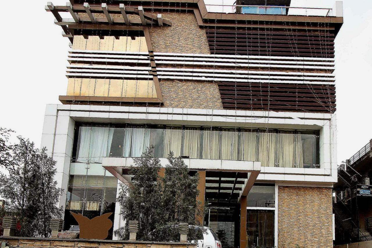 Oyo 4964 Golden Oyster Suites Dehradun Ngoại thất bức ảnh