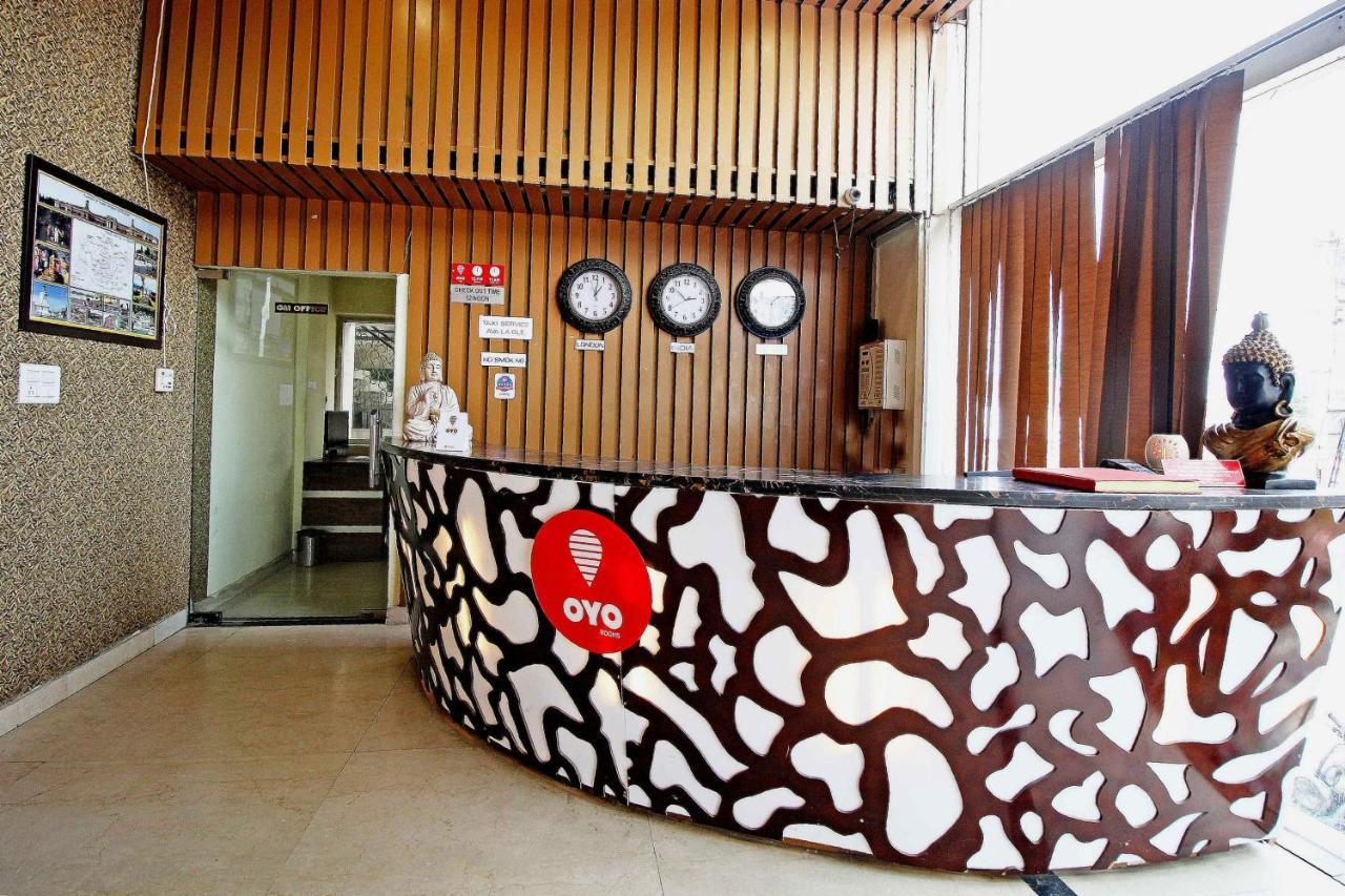 Oyo 4964 Golden Oyster Suites Dehradun Ngoại thất bức ảnh